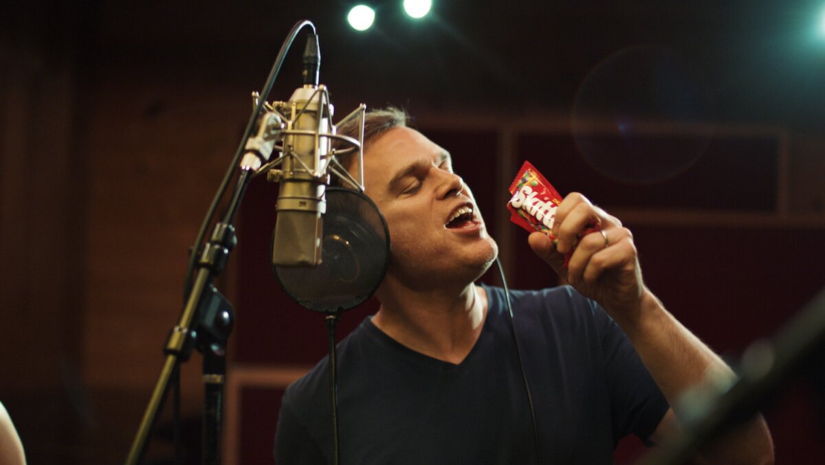 Skittles and DDB Present SKITTLES Commercial: The Broadway Musical ...